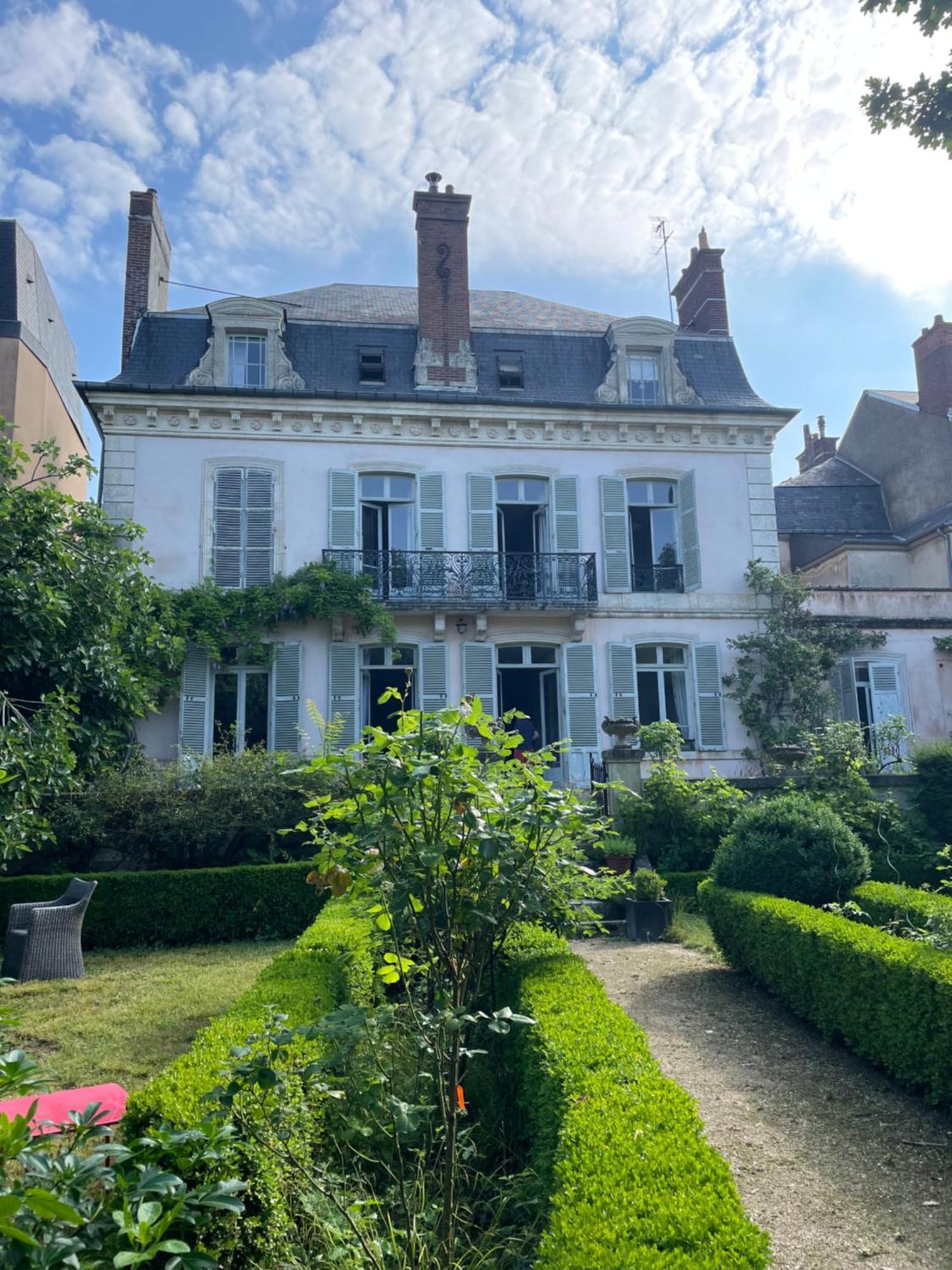 Belle Fontaine Hotel Bourges Bagian luar foto